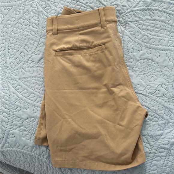 Puma Men's Tan Flat Front Shorts 7” inseam Golf shorts - Picture 1 of 5